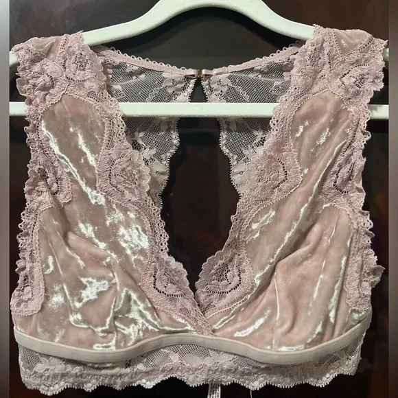 VS VICTORIA SECRET DREAM ANGELS Sheer CRUSHED VELVET Pink Underwire Bralette - Picture 6 of 10